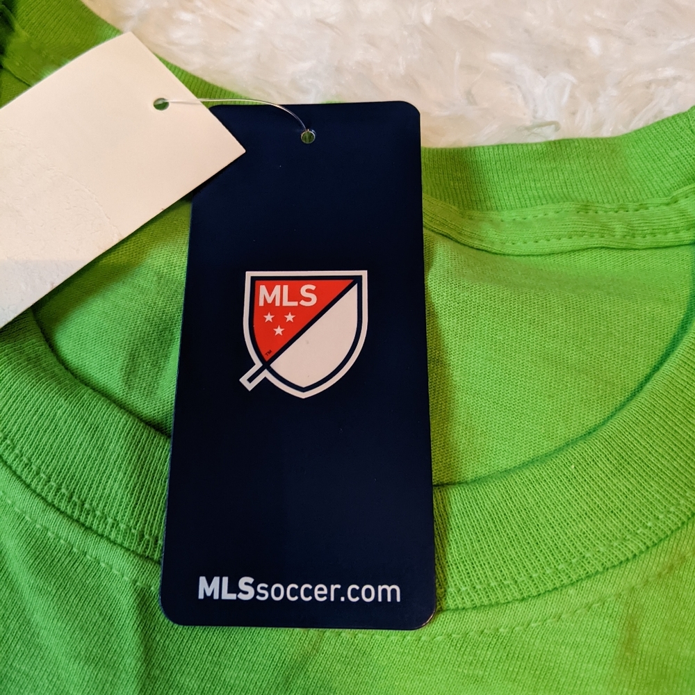 Nwt MLS Seattle sounders FC bright green t-shirt - Picture 5 of 13